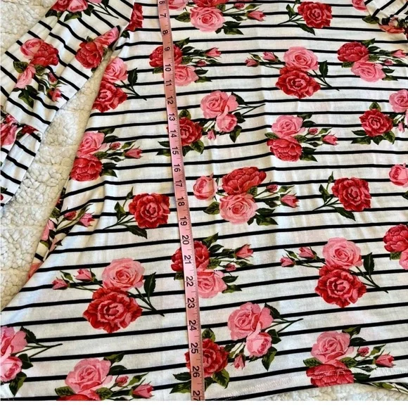 Bobbie brooks floral top size medium - Picture 5 of 6